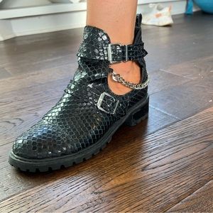Black, Scaly Ankle Boot with a Silver Chain!